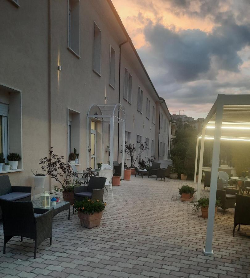 Hotel Porta Rivera L'Aquila Luaran gambar