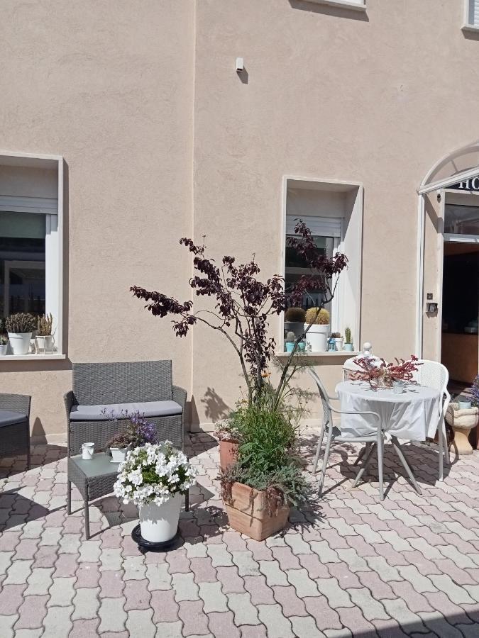 Hotel Porta Rivera L'Aquila Luaran gambar